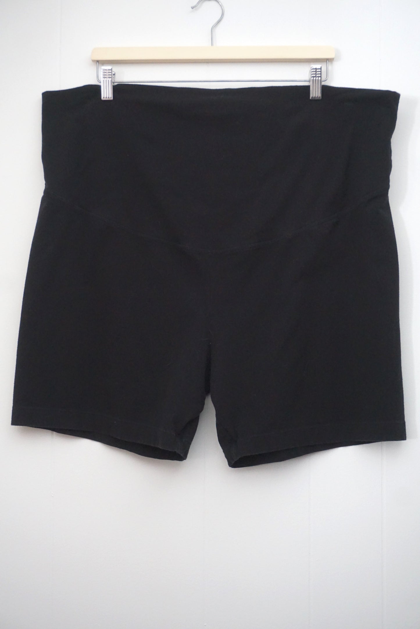 Short - Très très grand